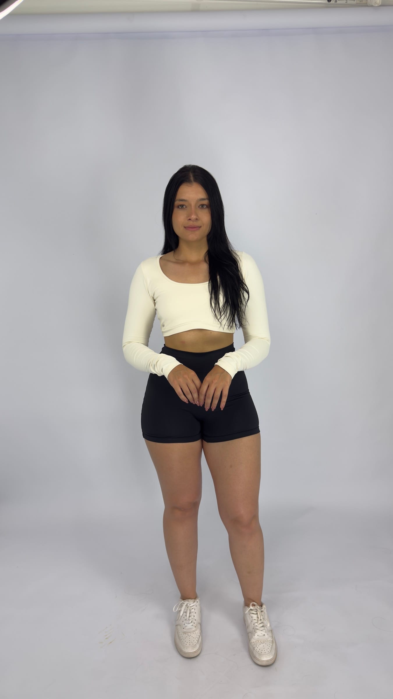 Cropped Maia Off-white Aveia, frente